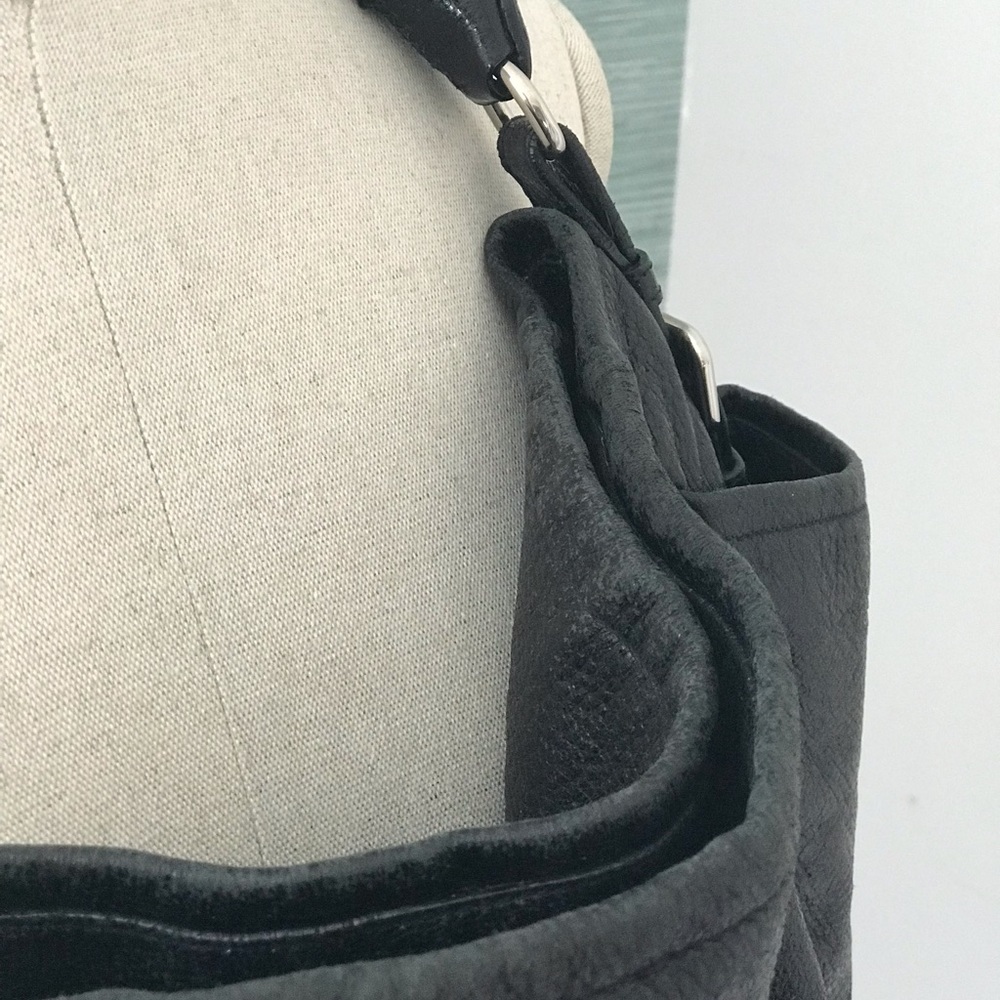 Prada purse - Picture 5 of 6